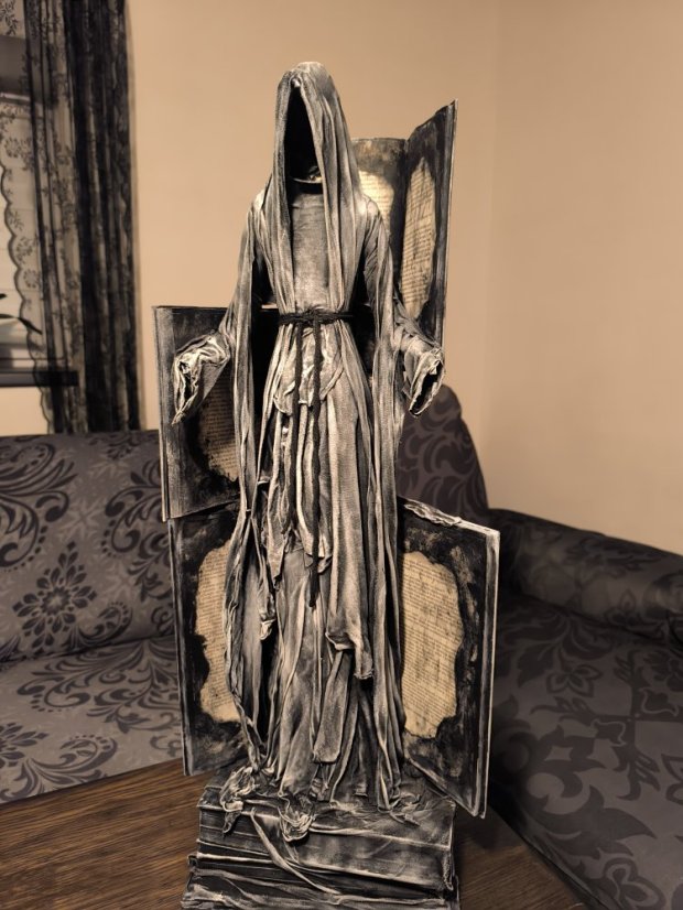 Strážkyně knihy osudu 90 cm
